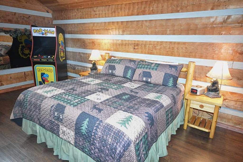 King Log Bed