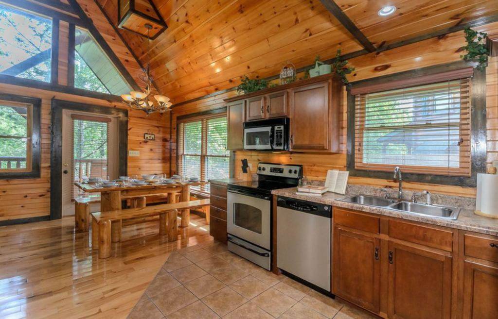 gatlinburg cabin kitchen